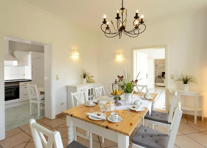 Ferienhaus für 8 Personen mit Kamin&Terrasse