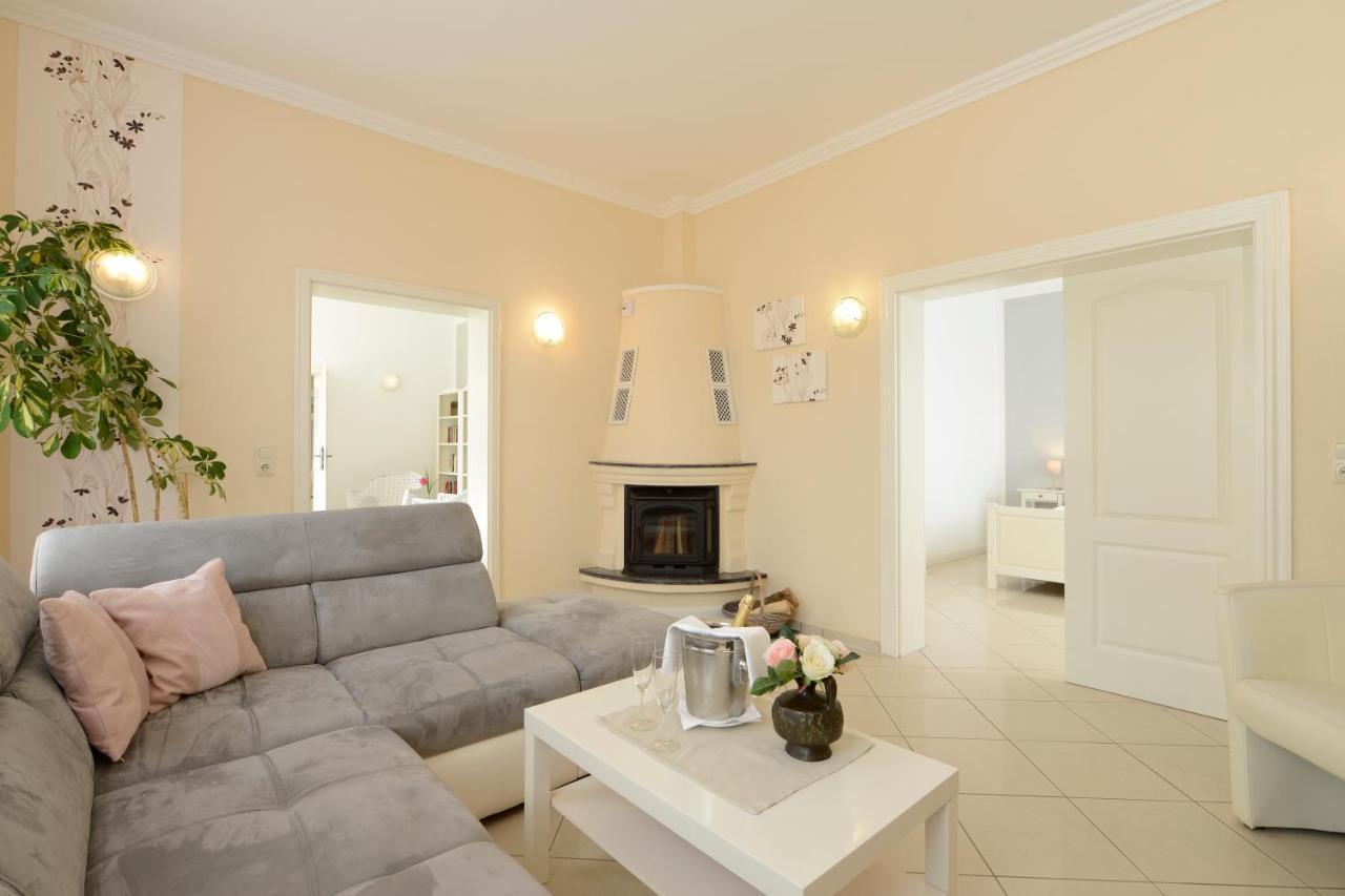 Für 8 Personen Mit Kamin&terrasse