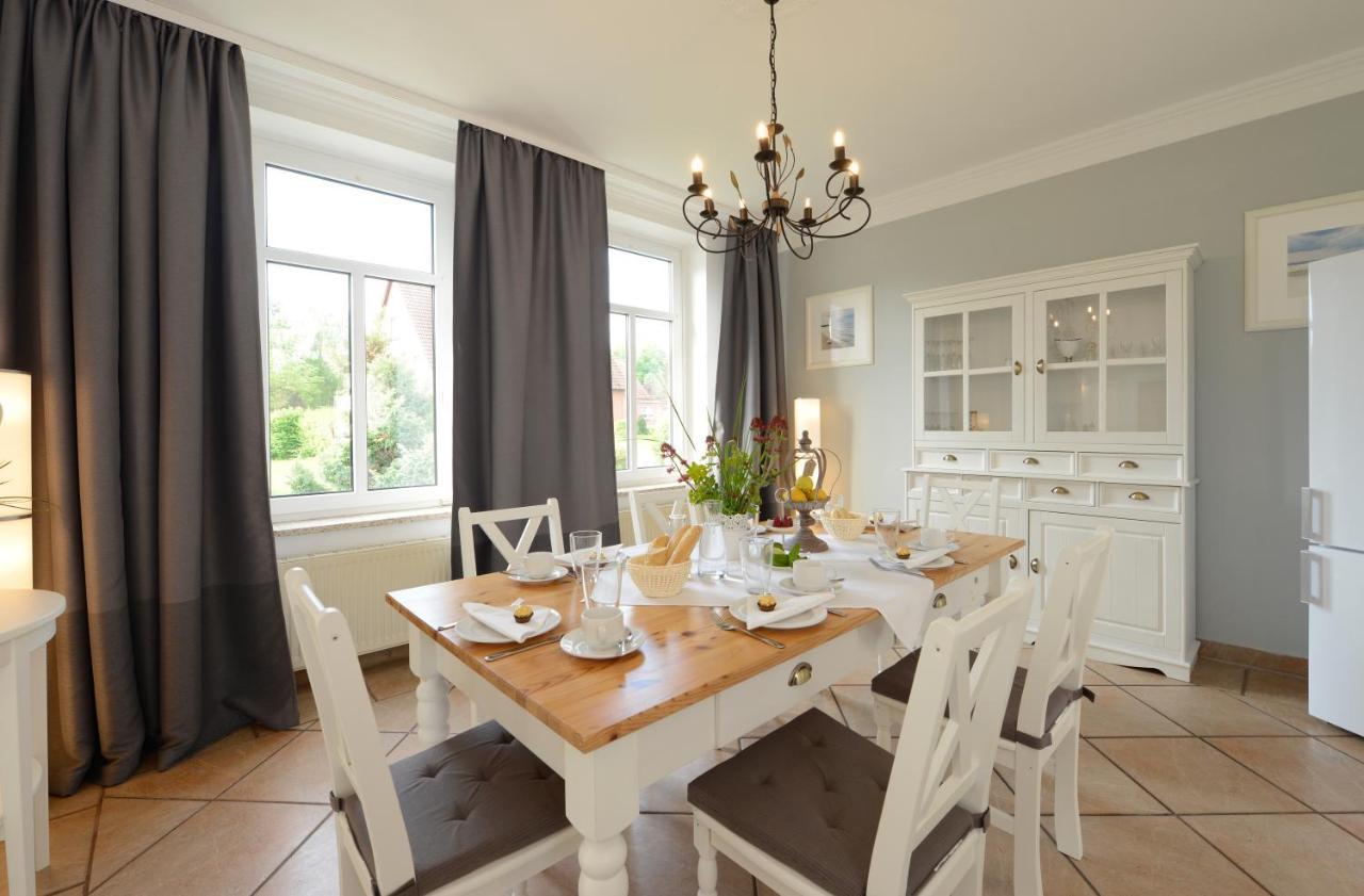 Für 8 Personen Mit Kamin&terrasse Villa Ostseebad Boltenhagen